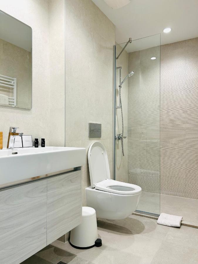 Luxury Waterfront View - BW Apartment River View Belgrado Esterno foto
