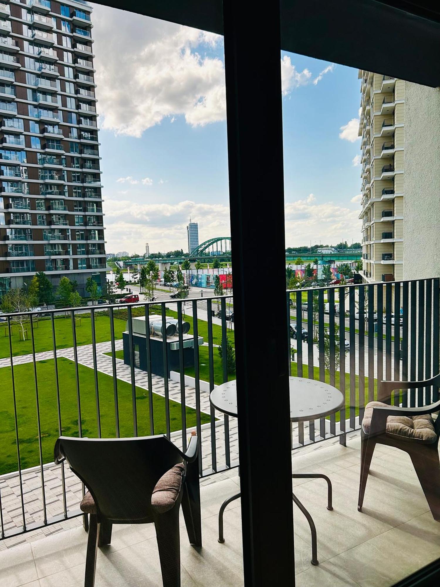 Luxury Waterfront View - BW Apartment River View Belgrado Esterno foto